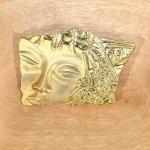 VINTAGE GOLDTONE GODDESS PIN/BROOCH/LAPEL